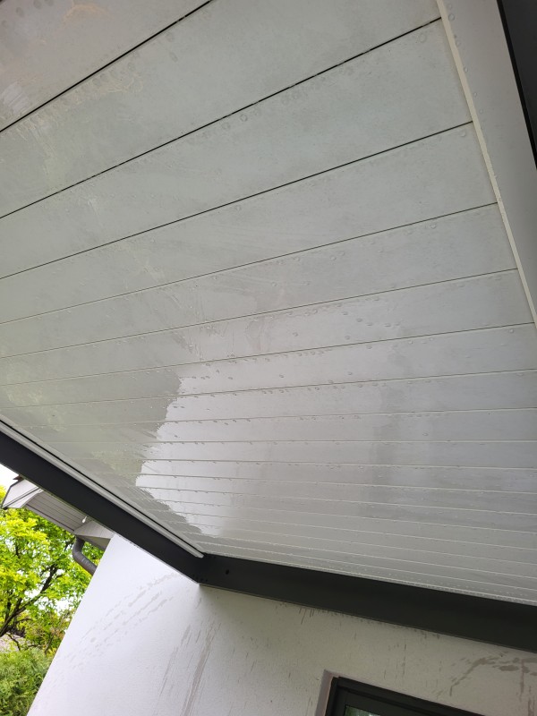 Nettoyage d une pergola bio climatique à Chaponnay