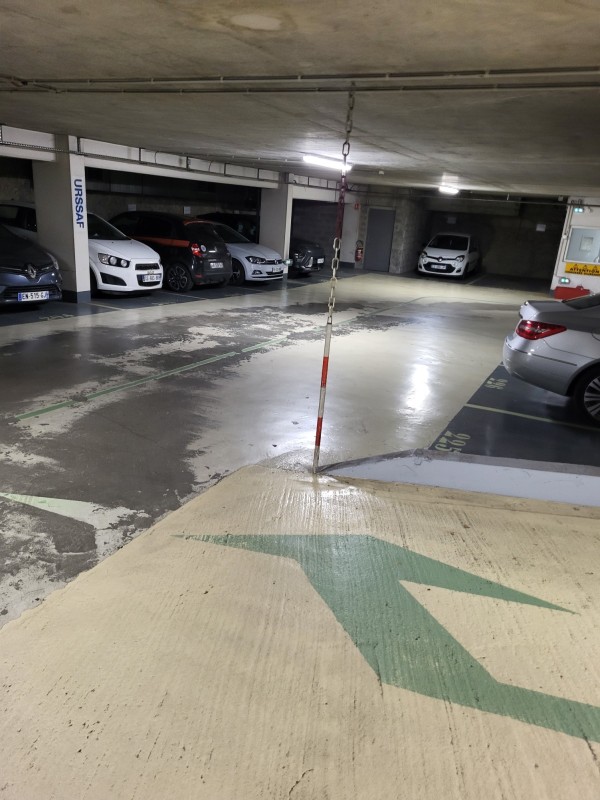 nettoyage d un parking sous terrain à l autolaveuse à Lyon