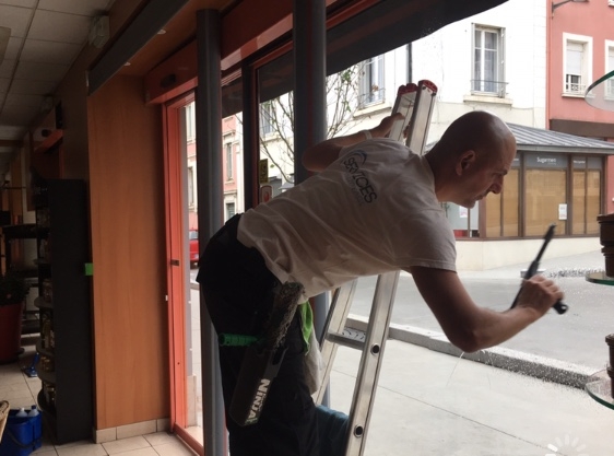 Societe de nettoyage et entretien de commerce à Lyon nord