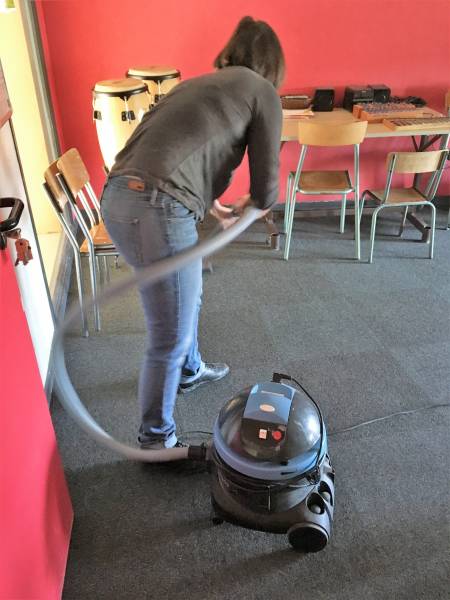 Nettoyage d'une salle d’activités sur Fontaines Saint Martin