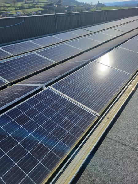 SNGA réalise le nettoyage de vos panneaux solaires dans la région lyonnaise