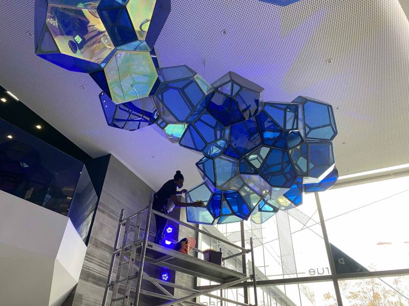 Nettoyage d'une oeuvre d'art pour le Studio Art in Situ à Lyon