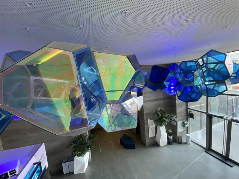 Laveur de vitres pour surfaces et mobilier précieux à Lyon