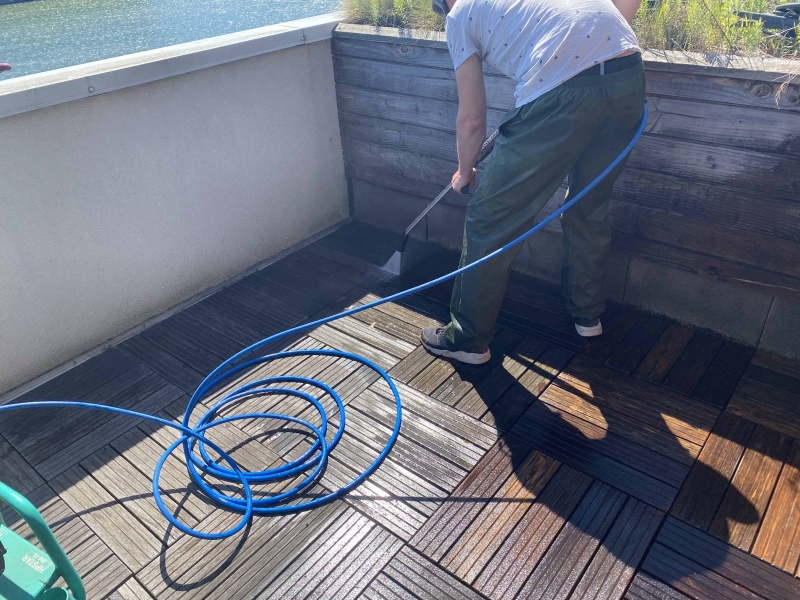 Lavage de sols en bois à Lyon Confluence
