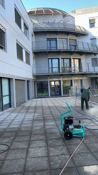 Lavage de sol et extérieur au karcher à Lyon 69