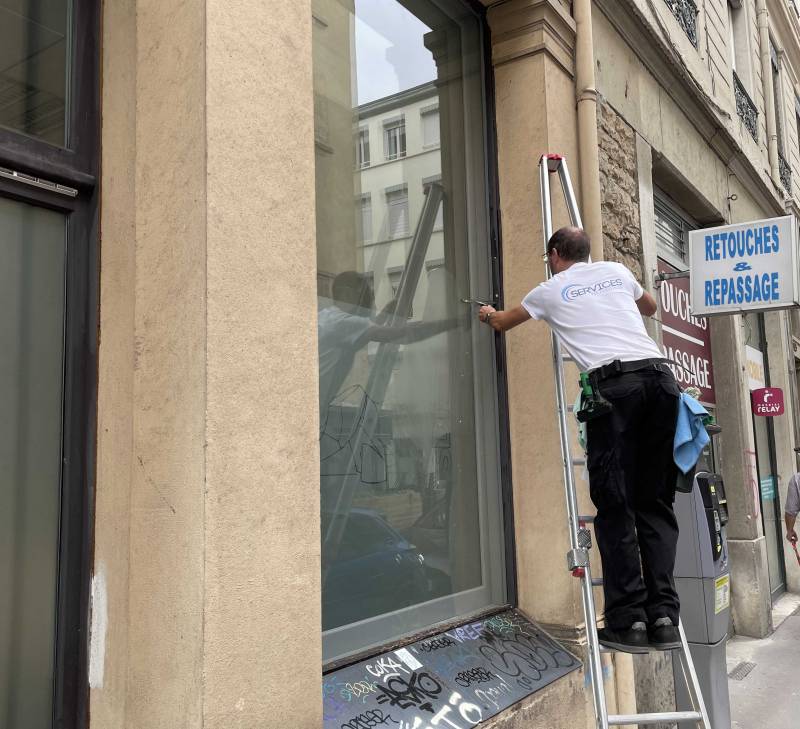 lavage de vitres facade commerce