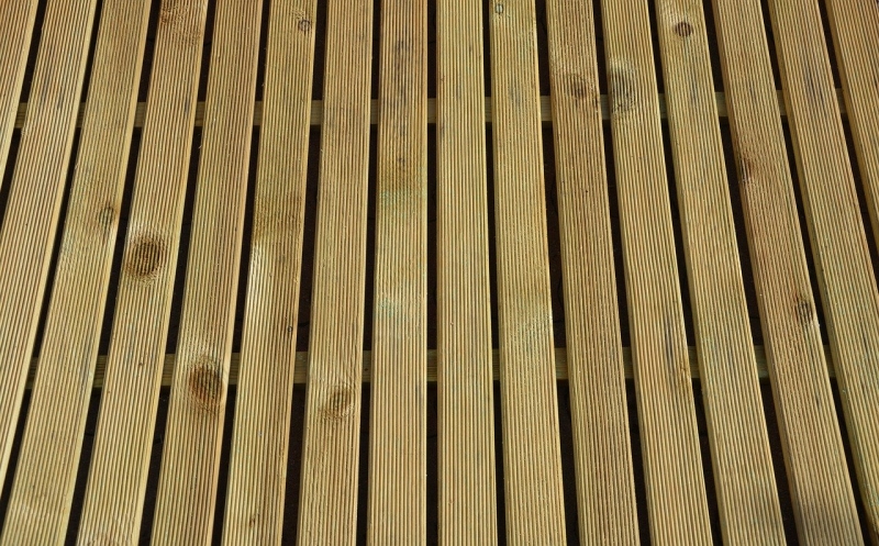 Nettoyage à haute pression sur terrasse en bois à Lyon 69